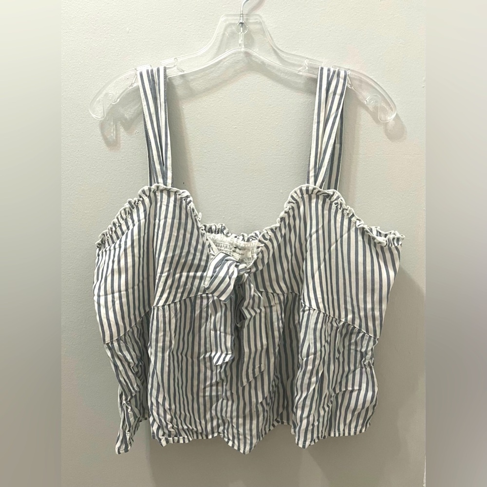New American Eagle Flowy Crop Top